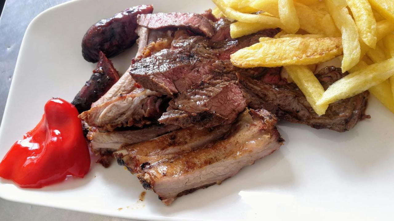 Hostal Restaurante Rancheiro Vigo Ngoại thất bức ảnh